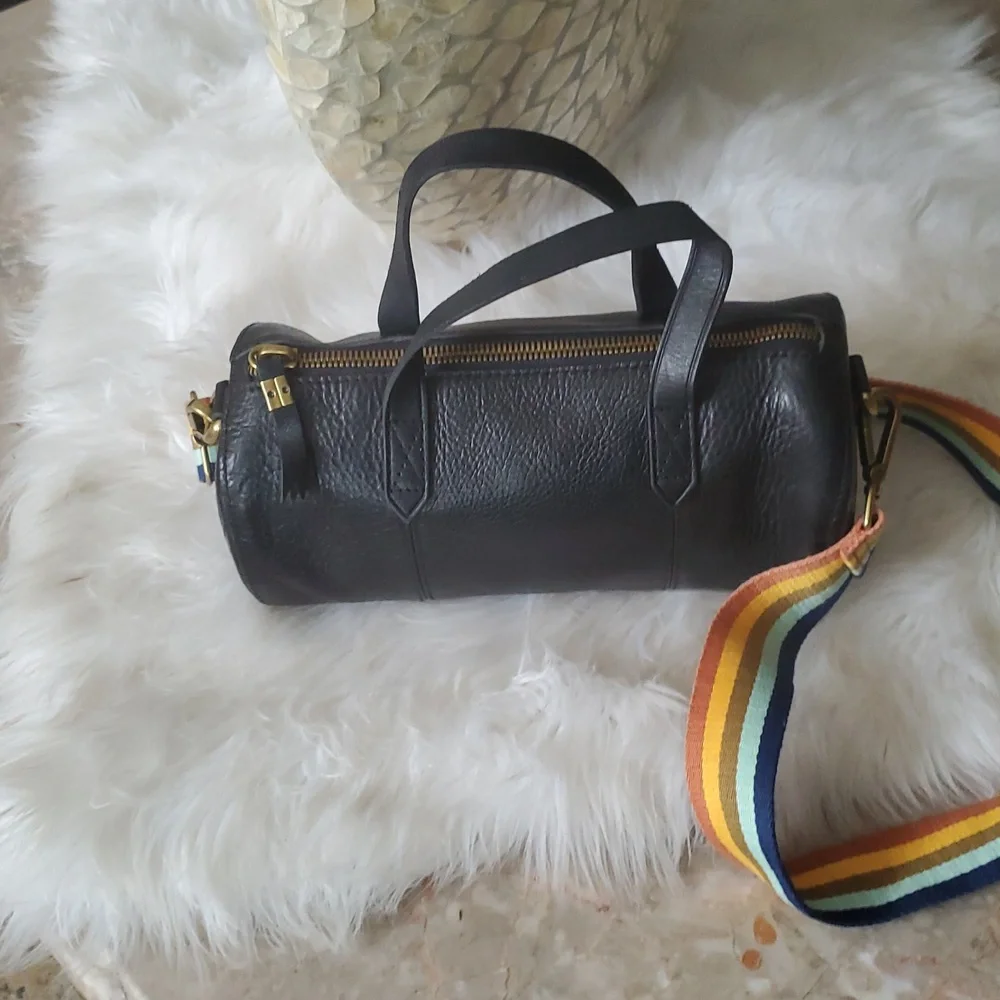 Madewell Black Crossbody Bag with Textured Leather and Detachable Rainbow Strap - Picture 7 of 12